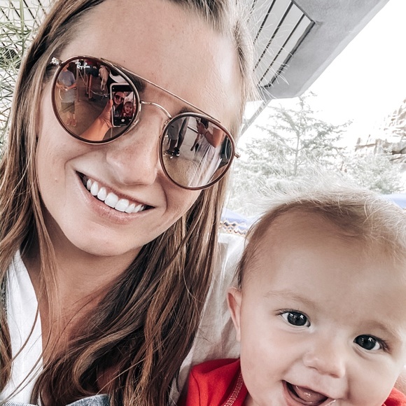 Meet your Posher, Eden - Picture 1 of 1